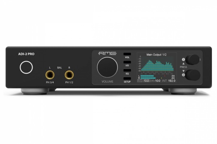 RME ADI-2 Pro FS R BLACK EDITION