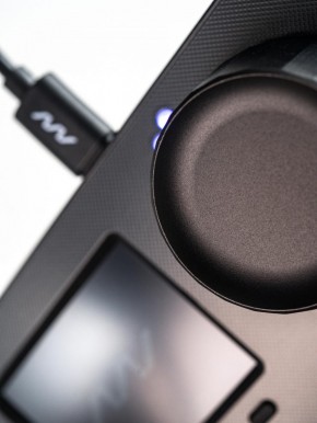 Intech Studio GRID3–VSN1 Screen on Left