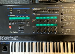 Oberheim Matrix 12 Synthesizer (U.S. Model) mit umgebauten 220V Netzteil