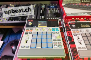 AKAI MPC SAMPLE
