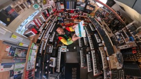 Teenage Engineering + UP BEAT Wettbewerb bis 29.11.2025