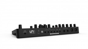 IK Multimedia UNO Synth Pro X