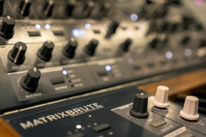 Arturia MatrixBrute