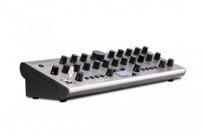 Modal Electronics CARBON 8M