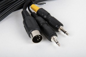 Kenton 1 x 5 pin DIN plug to 2 x 3.5mm jack plug