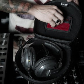 UDG Creator HEADPHONE CASE L U8200BL